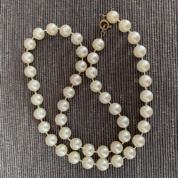 Choker and Pearl Necklace Duo - Picture 4 of 14